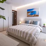 Luxury Parkside Living Near The 3 Cities In Malta アパート